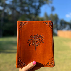 CSB Note-taking Bible: John 8:10, Brown Leather-like Cover